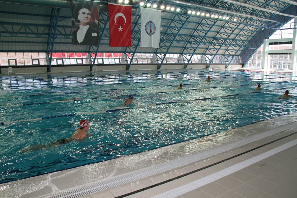 Üniversiteden Kareler